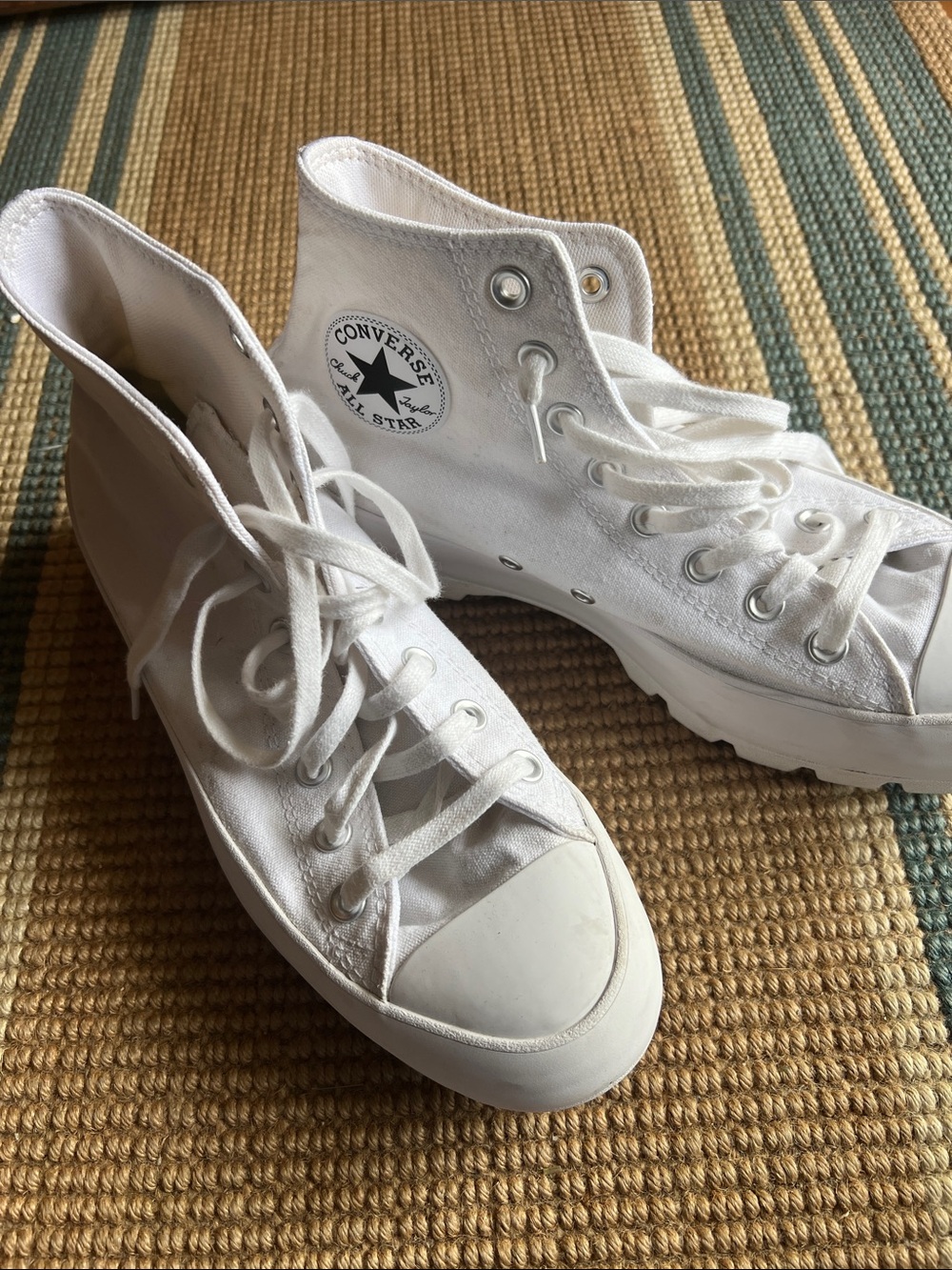Converse White WOMENS CHUCK TAYLOR ALL STAR LUGGED HEEL SNEAKER